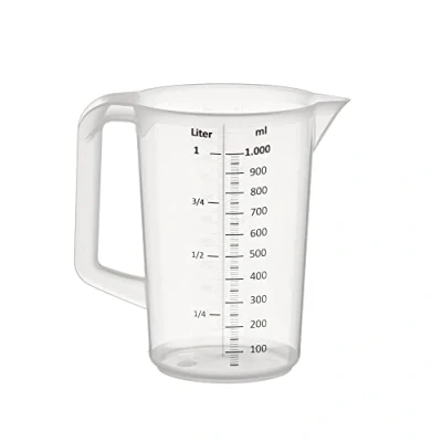Afbeelding van APS maatbeker 1 liter, Ø 12 x H: 17 cm, kunststof kan met maatverdeling in reliëf aan de buitenkant, gesloten handvat, en ml literverdeling, vaatwasmachinebestendig