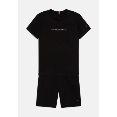 Afbeelding van Tommy Hilfiger Essential SET Tshirt basic voor kinderen, Maat: 74, Black