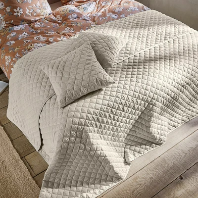 Afbeelding van LOBERON Quilt Jolique beige