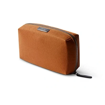 Afbeelding van Bellroy Tech Kit, techaccessoires ritsbuidel (powerbank, telefoonoplader, kabels, oortjes) Bronze