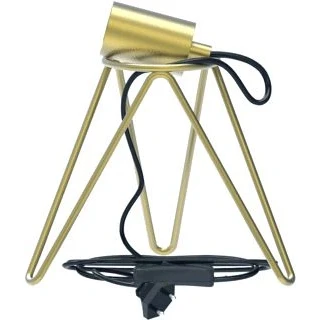 Afbeelding van Bailey tafellamp driepoot e27 goud 210x165mm met 1 8m kabel aan uit schakelaar en eurostekker 240v max 60w 145200