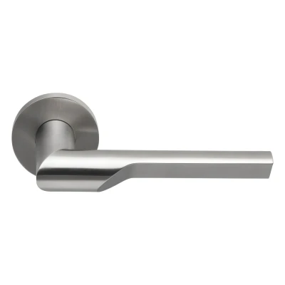 Afbeelding van Formani deurkruk Rivio by Gensler GL101 G geveerd op rozet mat RVS