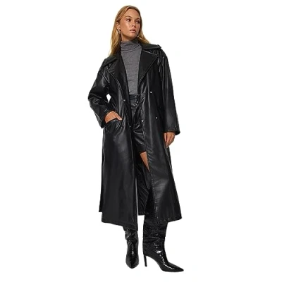 Afbeelding van Trendyol Ecru Oversized Wijd Uitgesneden Imitatieleren Trenchcoat Met Riem Twoaw23En00016