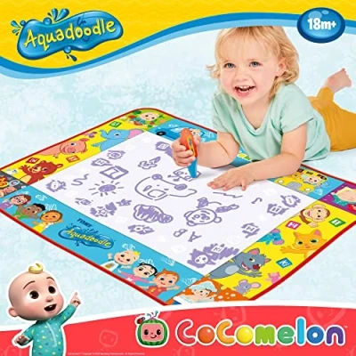 Afbeelding van Aquadoodle Cocomelon Doodle Mat, officiële Tomy No Mess Kleur en tekenspel, geschikt voor jongens meisjes vanaf 18 maanden, meerkleurig (E73454)