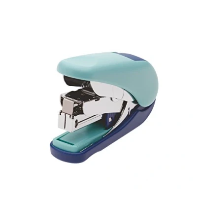 Afbeelding van Plus Japan, mini nietmachine ST 10V, platte met krachtondersteuning, nietcapaciteit tot maximaal 20 vellen, nietmachine, inclusief 300 nietjes nr. 10, 1 stuks (1 x niet). nietmachine. blauw