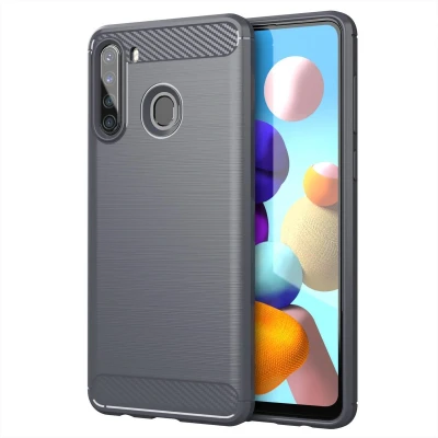 Afbeelding van Cadorabo Hoesje geschikt voor Samsung Galaxy A21 in BRUSHED GRIJS Beschermhoes van flexibel TPU siliconen roestvrij staal carbonvezel look Case Cover
