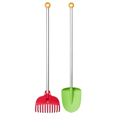 Afbeelding van Fiskars Kinderspade en bladhark, 2 in 1 set, lengte: 88 cm, kop van met glasvezel versterkte kunststof/aluminium handgrepen, groen/oranje rood/oranje, MyFirst Fiskars, 1063038