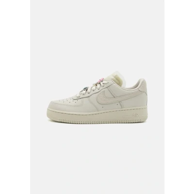 Afbeelding van Nike Sportswear AIR Force 1 Sneakers laag, Dames, Maat: 35.5, Light bone/kelly green/pink foam/black Leer