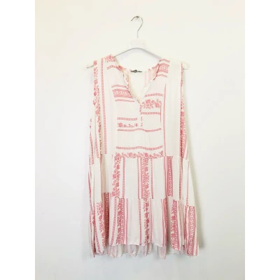 Afbeelding van Korte boho zomer jurk tuniek mouwloos luchtige stof volants kleur ROZE maat 42/44