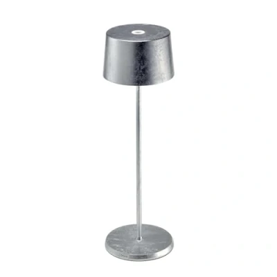 Afbeelding van Zafferano Olivia Pro Aluminium Dimbare LED Tafellamp, Contact Laadbasis, IP65 Bescherming, Binnen/buiten gebruik, H35,5cm, EU Stekker Bladzilver