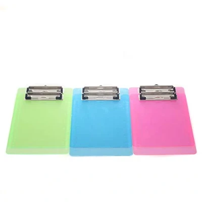 Afbeelding van TUKA i AKUT [6x] A5 Klembord met Platte Rubberen Metalen Klem en Ophangbeugel, Schrijfbord Clipboard Schrijfblok van Kunststof, Duurzaam Documenthouder, Set 6 in 3 kleuren, TKD8021