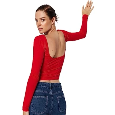Afbeelding van Trendyol Getailleerde Blouse Van Zwart Katoen Met Stretch En Decolleté Twoaw24Bz00160