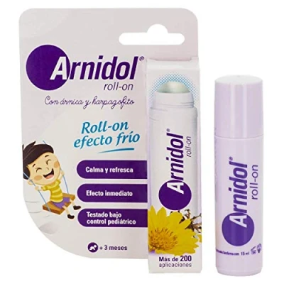 Afbeelding van ARNIDOL Roll On 15 ml, beschermt en verfrist bij lichte slagen, Arnica Harpagofito, blauw