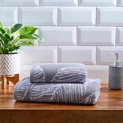 Afbeelding van Fusion Badkamer Matteo 100% Katoen Jacquard Badhanddoek 70 x 130cm in Grijs