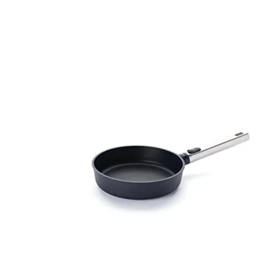 Afbeelding van Woll Diamond Logic XR Pro Platte pan Inductief Ø 20 cm, 5 cm hoog, met afneembare roestvrijstalen steel geschikt voor alle warmtebronnen, gegoten aluminium, antiaanbaklaag, ovenbestendig, zwart
